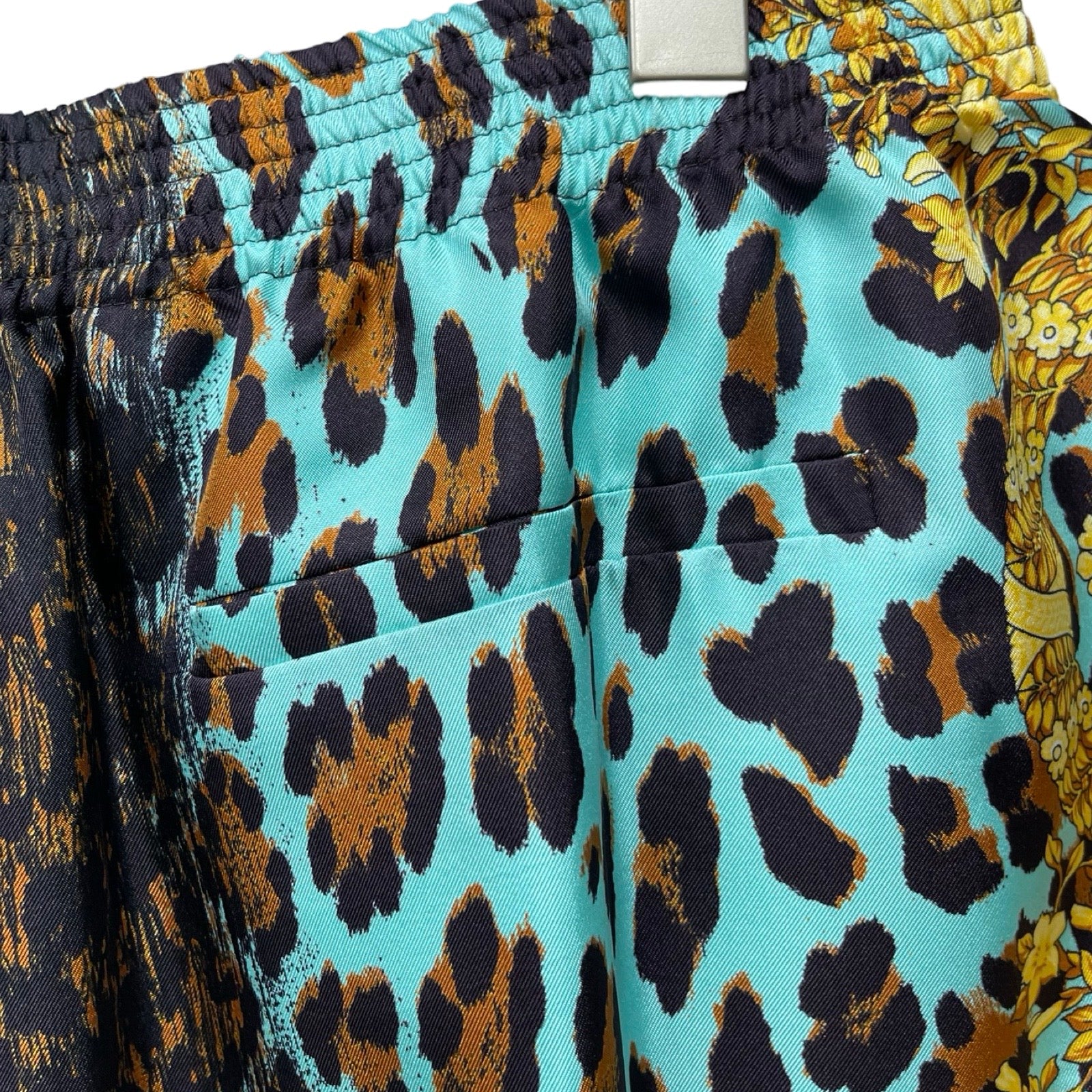 FENDI × VERSACE 2022SS FENDACE Leopard Silk Shorts 1004845-1A03724 Siz –  MEMENTOS ONLINE SHOP